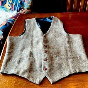 Men’s brown treed 3XL vest. Excellent condition!